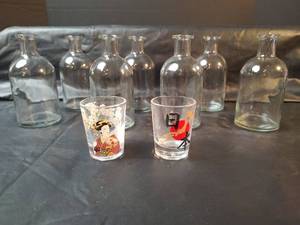 lot 441 image: Japanese Geisha Shot Glasses and Apothecary Bottles