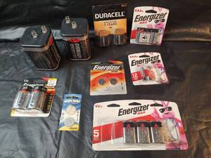 lot 442 image: Mixed Battery Lot - Duracell & Energizer