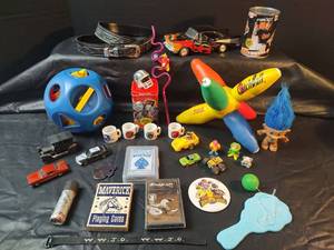 lot 444 image: 1990s Mixed Toy and Collectible Lot