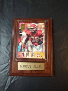 lot 464 image: 1995 Black Label Edge Card, Marcus Allen Kansas City Chiefs Framed Trading Card, 4.5 x 6