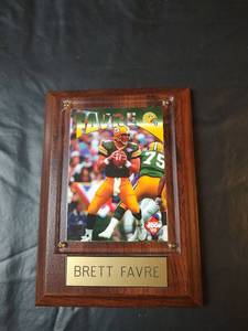lot 465 image: Brett Favre Green Bay Packers Official Collectors Edge 1995 Plaque