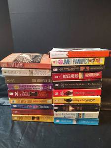 lot 483 image: Popular Fiction Book Collection - Paperback Novels by Popular Authors