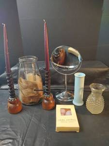 lot 513 image: Home Decor Set