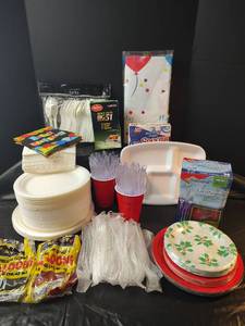 lot 518 image: PartyPicnic Supply Bundle with Holiday Plates and Decorations
