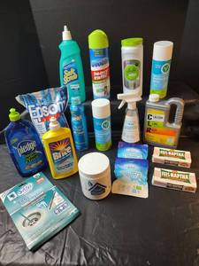 lot 536 image: Household Cleaning Supplies Bundle