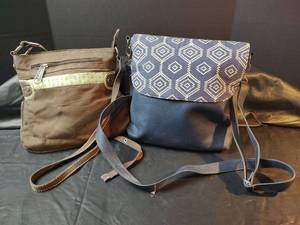 lot 548 image: Thirty-One Crossbody Bag Set