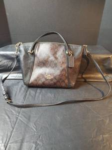 lot 553 image: Coach Signature Satchel