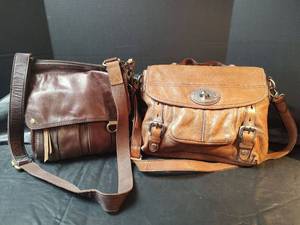 lot 565 image: Genuine Leather Fossil Crossbody Messenger Bags