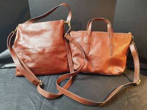 lot 566 image: Fossil Brown Leather Bags