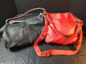 lot 569 image: Fossil Large Leather Bags