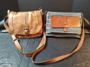 lot 572 image: Fossil Leather and Canvas Crossbody Bag