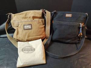 lot 573 image: Fossil Canvas Shoulder Bags