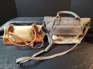 lot 587 image: Jewel by Thirty One and George Two Tone Handbag