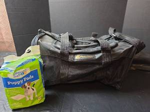 lot 593 image: Petmate Pet Carrier with Training Pads