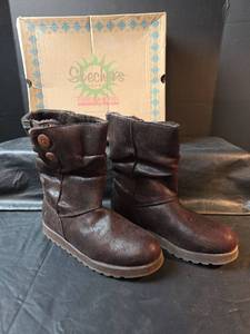 lot 606 image: Skechers Australia Memory Foam Brown Button Boots Size 9.5M