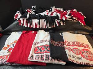 lot 618 image: Moundridge Wildcats T-Shirt Collection 2X and Scarf