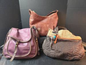 lot 633 image: Fossil Leather Handbags