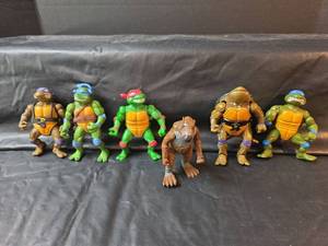 lot 647 image: 1990s TMNT Action Figure Set with Rat King