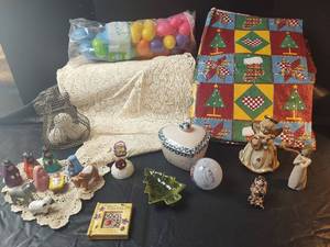 lot 684 image: Assorted Holiday Decor, Vinyl and Crochet Table Clothes
