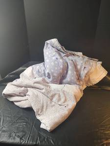 lot 688 image: Twin Size Homemade Comforter