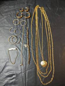 lot 693 image: Gold-Tone Jewelry Collection Set
