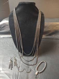 lot 716 image: Jewelry Set- Black Gun Metal Box Chain and Accessories
