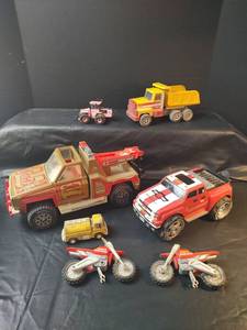 lot 726 image: Toy Vehicle Collection - Tonka, Nylint & More