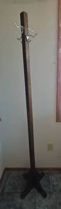 lot 737 image: Wooden Coat Rack Stand with Metal Hooks