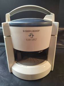 lot 746 image: Black & Decker Lids Off Electric Automatic Jar Opener