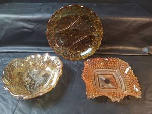 lot 755 image: Amber Glass Patterned Dishes
