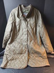 lot 779 image: Eddie Bauer Womens Long Quilted Coat 2X