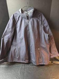 lot 780 image: Womens Free Tech Gray Performance Jacket Size 3X