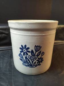 lot 808 image: Crock, Made in USA