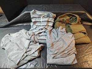 lot 830 image: Mens Shirt Lot, Arizona is Shortsleeved, See Sizes