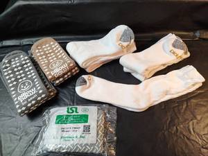 lot 835 image: Dickies and Gripper Socks