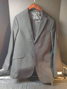 lot 838 image: Kenneth Cole Reaction Black Suit Jacket, See Size
