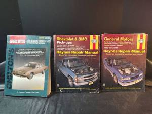 lot 872 image: GM & Chevrolet Haynes Repair Manual Collection