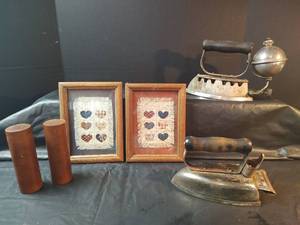 lot 900 image: 1920s Universal Electric Irons and More