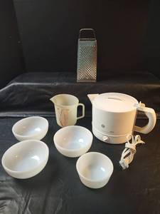 lot 901 image: GE Electric Hot Pot, Three Fire King Bowls and More
