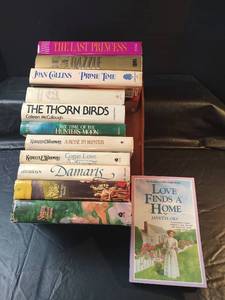 lot 903 image: Romance Novel Collection - 1980s Classic Books