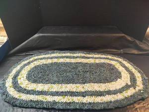 lot 916 image: Handwoven Oval Braided Rug in Blue,White With Multicolors, 18.5 x 33
