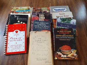 lot 938 image: Collection of Classic Cookbooks Bundle - Mixed Recipe Books
