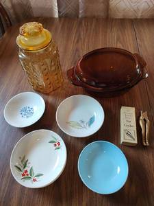 lot 943 image: Kitchen Collection with Adams Nut Cracker