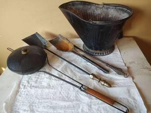 lot 1017 image: Traditional Coal Scuttle and Fireplace Tool Set