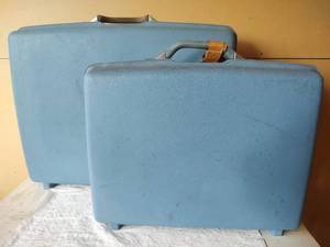 lot 1019 image: Vintage Two Samsonite Blue Hard Shell Suitcase