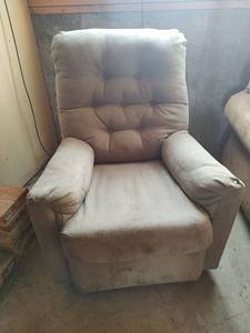 lot 1021 image: Beige Tufted Recliner Chair with Ottoman