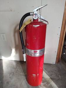 lot 1032 image: Power-Pak Multi-Purpose Fire Extinguisher ABC with Pressure Guage