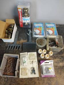 lot 1053 image: Mixed Hardware and Home Improvement Lot