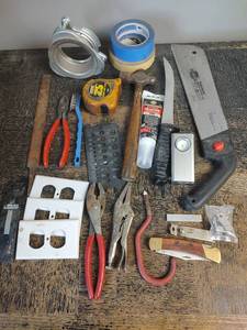lot 1054 image: Mixed Hand Tools and Hardware Lot