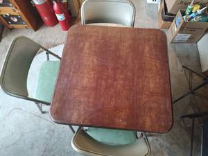 lot 1073 image: Metal Folding Table with 3 Folding Chairs